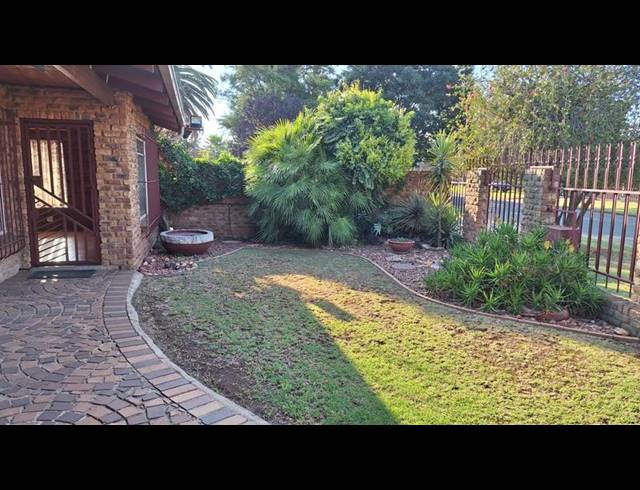 5 BEDROOM HOUSE FOR SALE IN STRUBENVALE